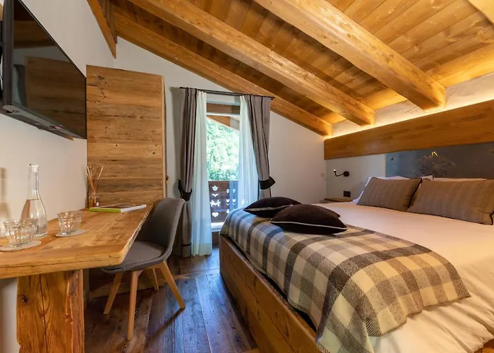 La Cascata D'hotes 3* לה סאלה