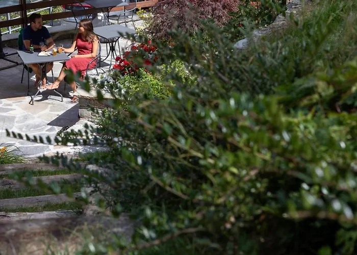 La Cascata D'hotes בית הארחה לה סאלה