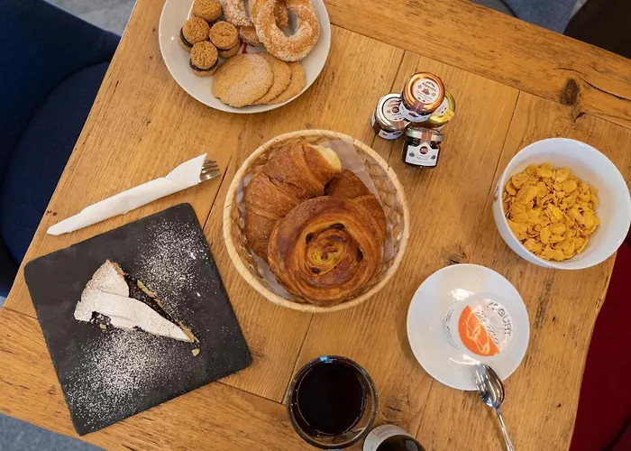 La Cascata D'hotes בית הארחה לה סאלה