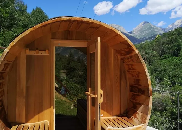 La Cascata D'hotes לה סאלה